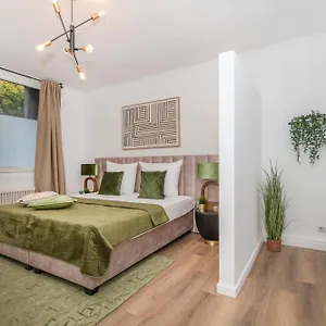 B49 - & Messe Apartment
